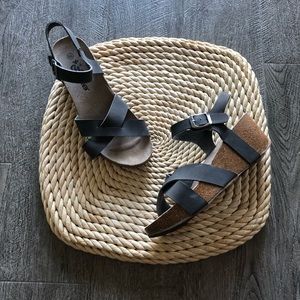 Serene wedge sandal Sz 6.5